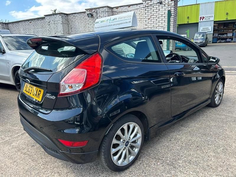 Used Ford Fiesta Zetec 95 HP (69 kW) 2014 Black Hatchback