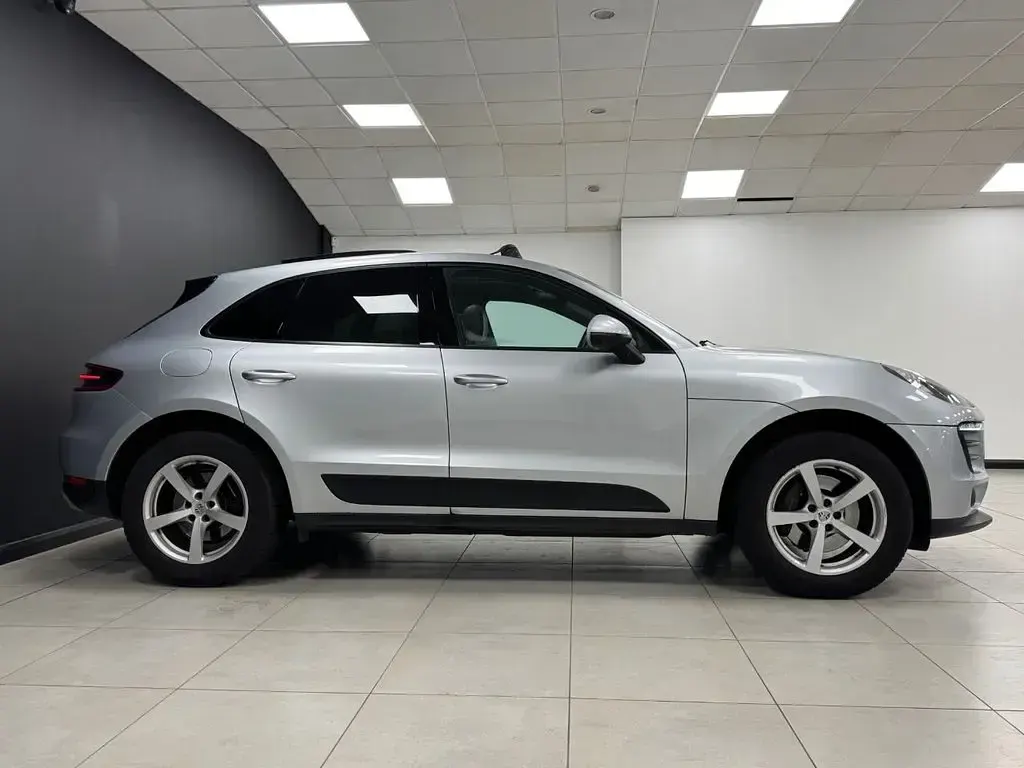 Used Porsche Macan 252 HP (185 kW) 2016 Silver SUV