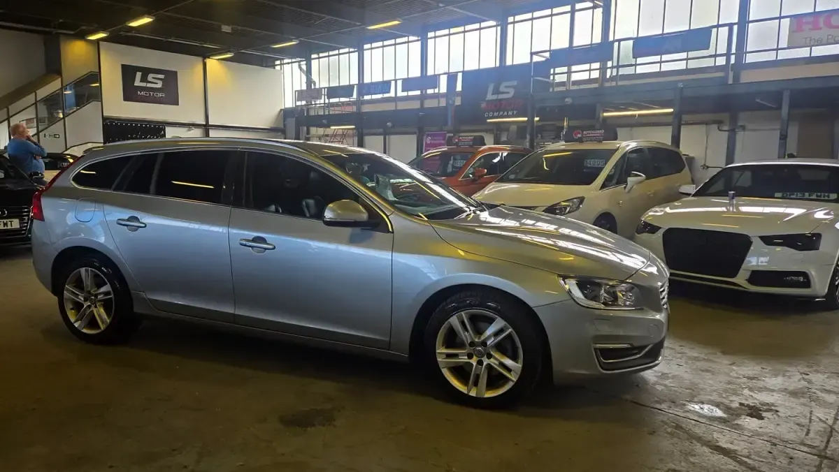 Used Volvo V60 SE Lux 2017 Silver Estate