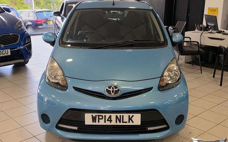 Used Toyota Aygo Style 68 HP (50 kW) 2014 Blue Hatchback