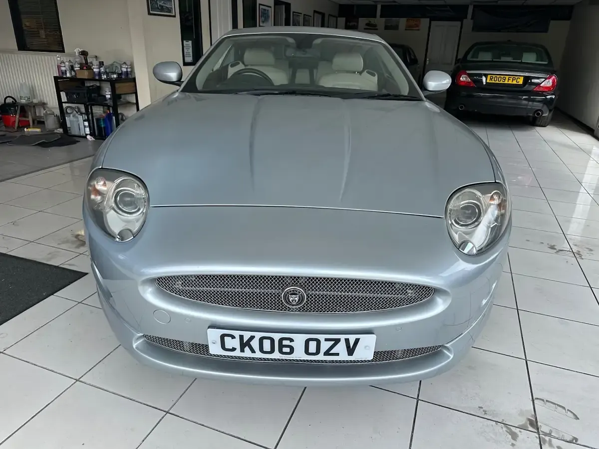 Used Jaguar XK 300 HP (220 kW) 2006 Silver Coupe
