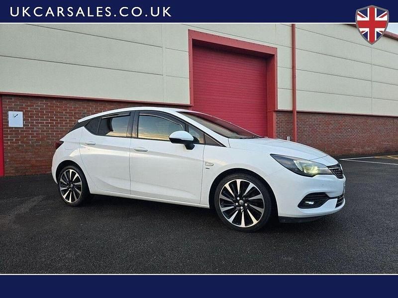 Used Vauxhall Astra SRi 145 HP (106 kW) 2020 White Hatchback