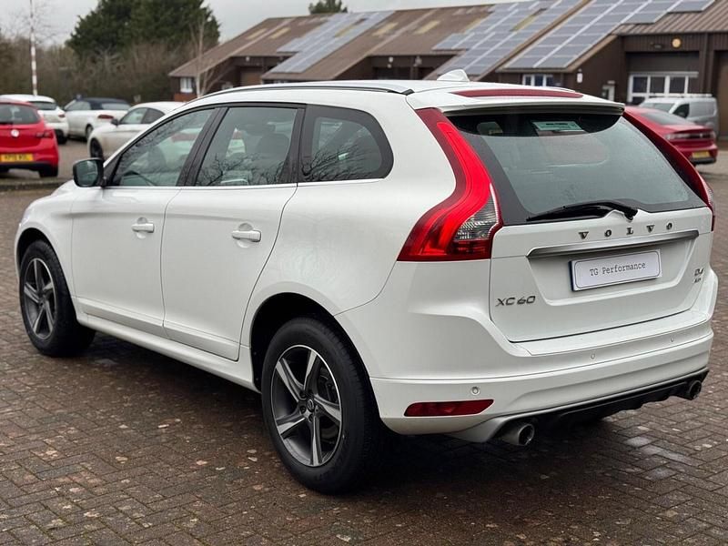 Used Volvo XC60 R-Design 181 HP (133 kW) 2015 White SUV