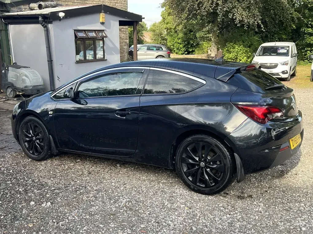 Used Vauxhall Astra GTC SRi 2016 Black Hatchback