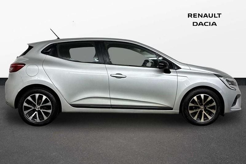 Begagnad Renault Clio V Evolution 90 HK (66 kW) 2023 Silver Halvkombi