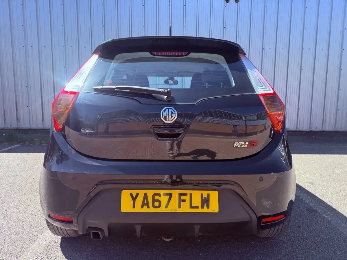 Usado MG MG3 106 HP (77 kW) 2017 Preto Citadino