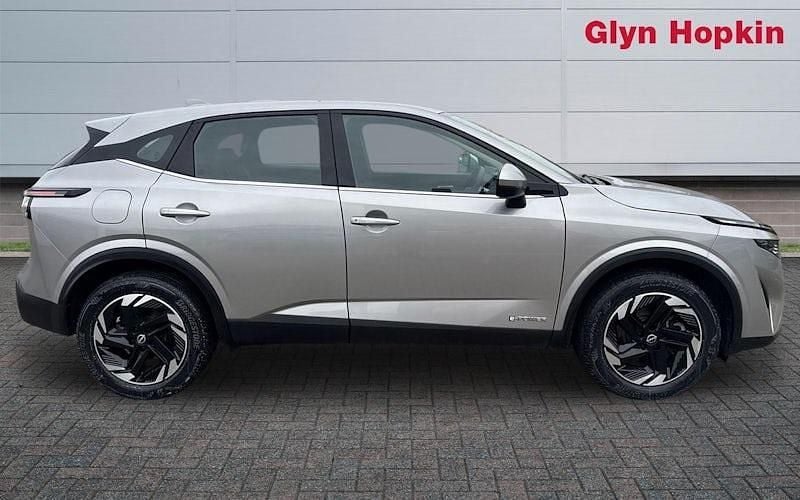 Used Nissan Qashqai Acenta Premium 190 HP (139 kW) 2025 Silver SUV