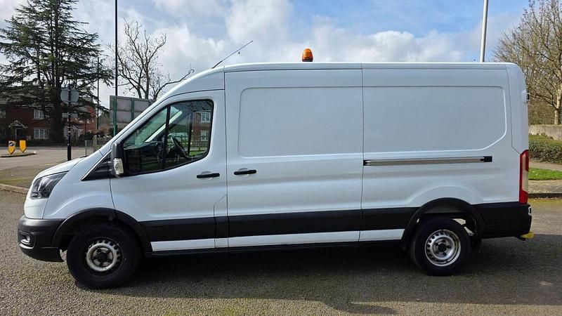 Used Ford Transit 130 HP (95 kW) 2021 White Van