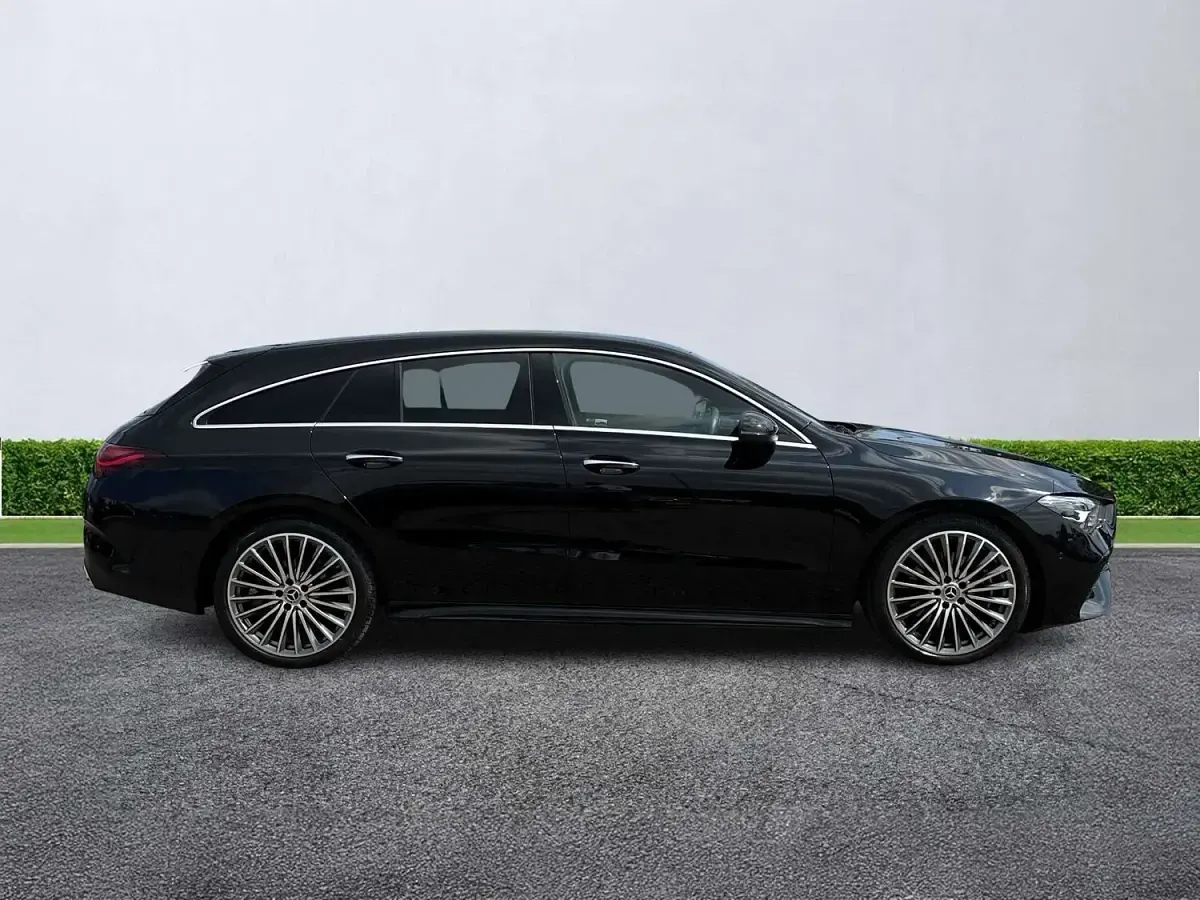 Usado Mercedes CLA220 AMG Line Premium 2025 Preto Sedan