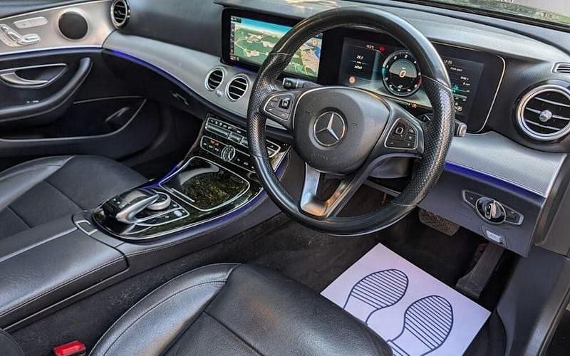 Gebraucht Mercedes E220 Premium 194 PS (142 kW) 2019 Limousine