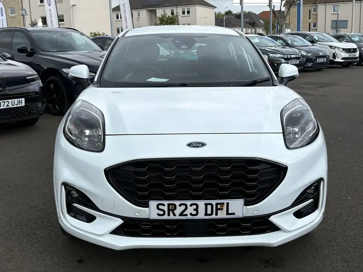 Käytetty Ford Puma ST-Line 125 HP (91 kW) 2023 Valkoinen Katumaasturi