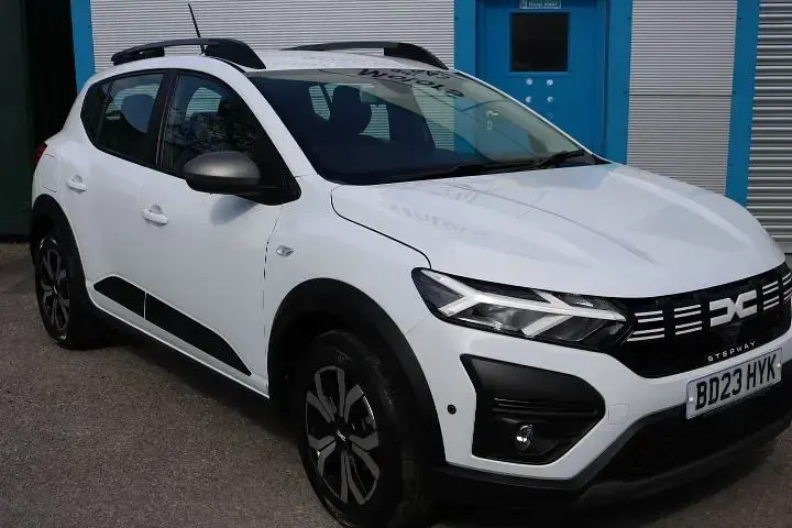 Used Dacia Sandero Journey 91 HP (66 kW) 2023 White Hatchback