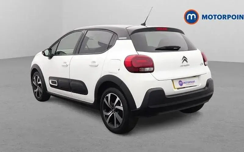 Used Citroën C3 PureTech 83 HP (61 kW) 2024 White Hatchback