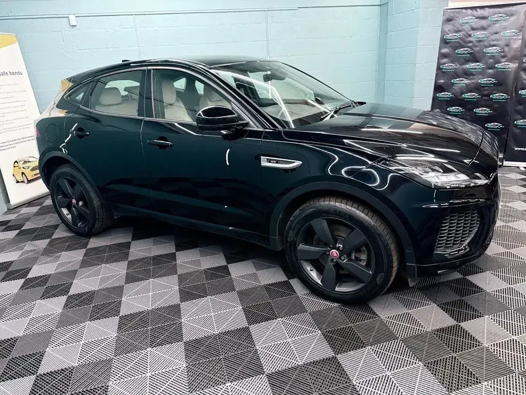 Used Jaguar E-Pace R-Dynamic 200 HP (147 kW) 2018 Black SUV