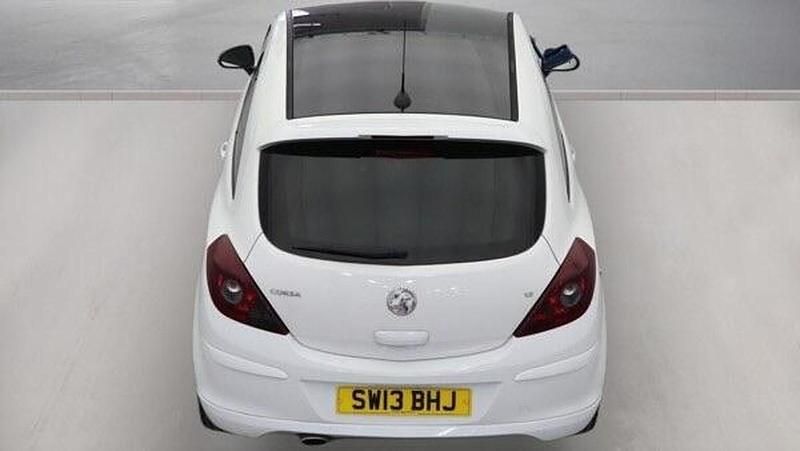 Used Vauxhall Corsa Edition 2013 White Hatchback