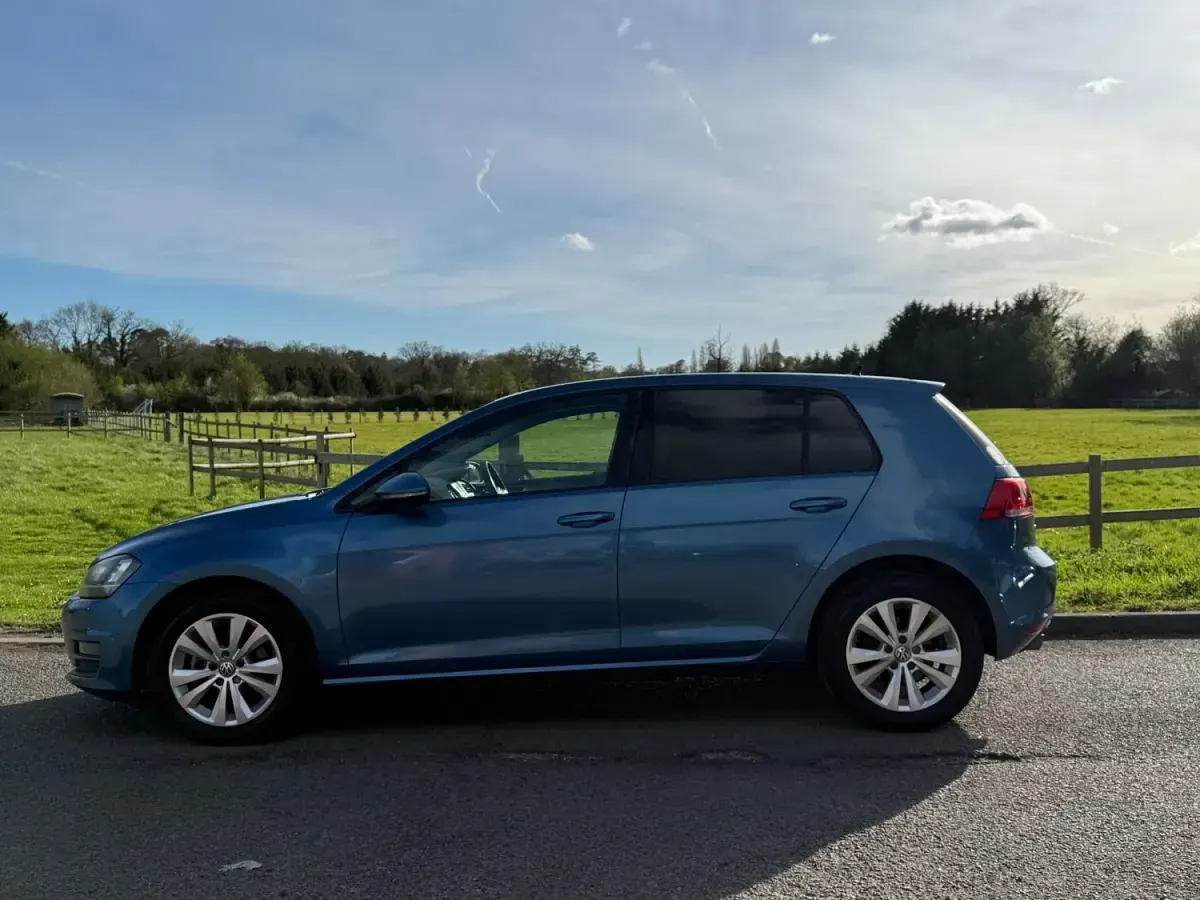 Usado VW Golf VIII S 2026 Azul Citadino
