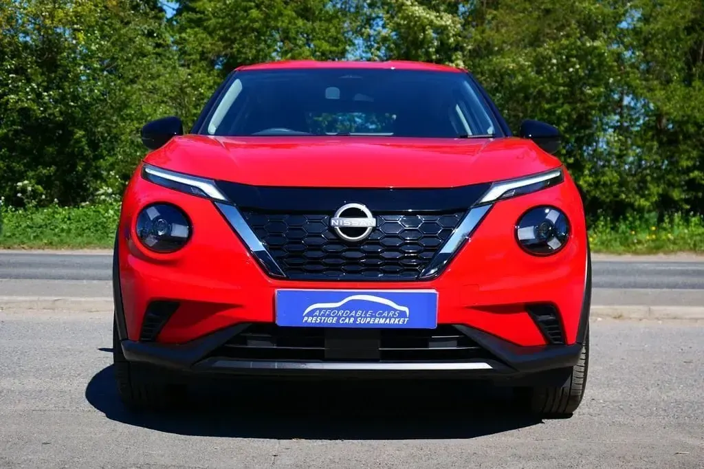 Usado Nissan Juke Acenta Premium 143 CV (105 kW) 2024 Rojo SUV
