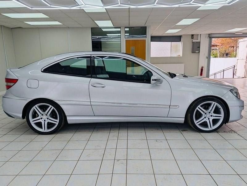Used Mercedes CLC180 143 HP (105 kW) 2011 Silver Hatchback