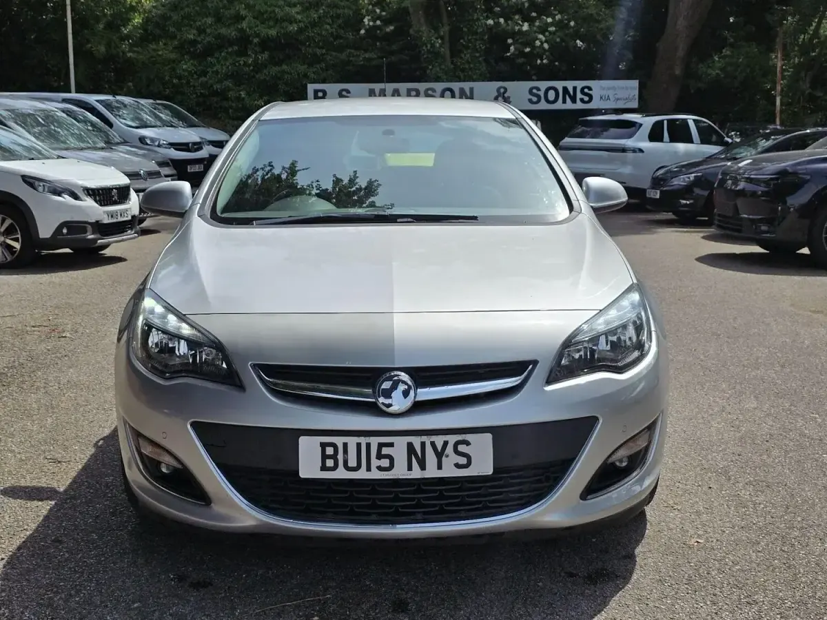 Used Vauxhall Astra SRi 140 HP (102 kW) 2015 Hatchback
