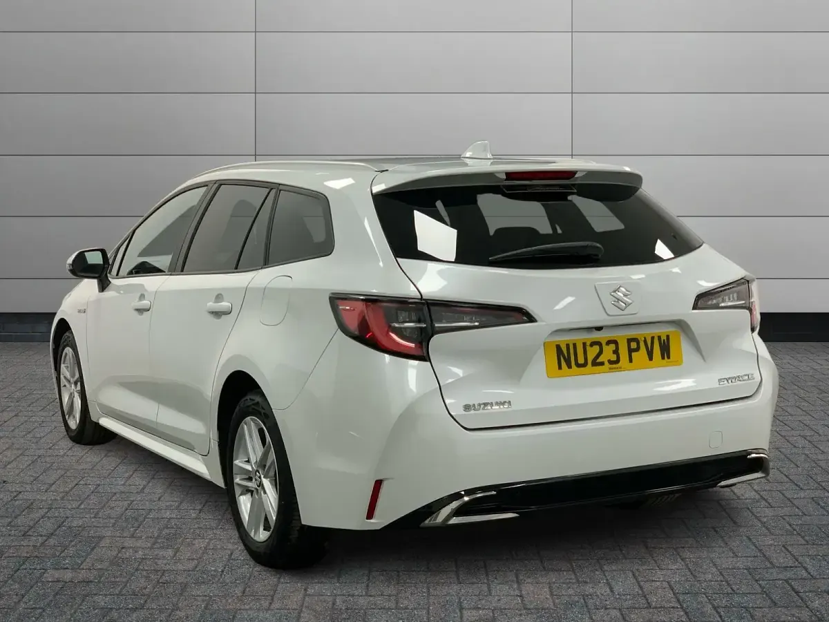 Used Suzuki Swace 140 HP (102 kW) 2023 White Estate