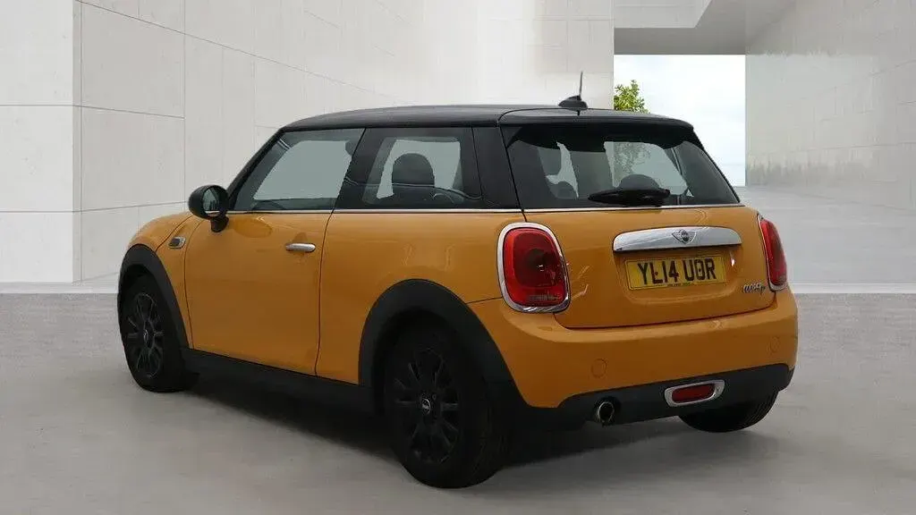 Used Mini Cooper D Hatch 114 HP (83 kW) 2014 Orange Hatchback