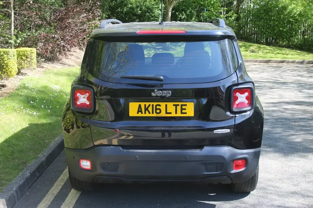 Used Jeep Renegade Longitude 120 HP (88 kW) 2016 Black SUV