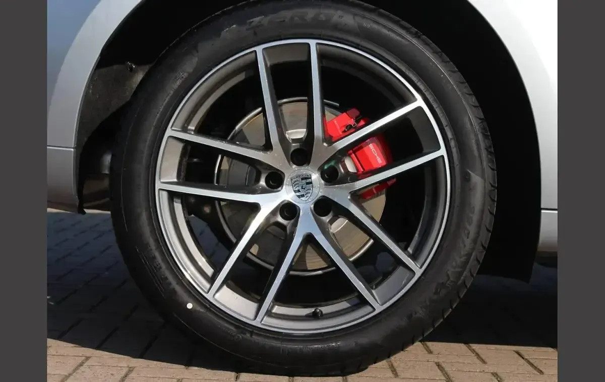 Used Porsche Macan 374 HP (275 kW) 2026 Silver SUV