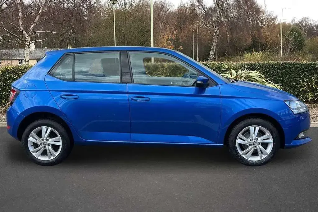 Used Skoda Fabia SE 95 HP (69 kW) 2020 Blue Hatchback