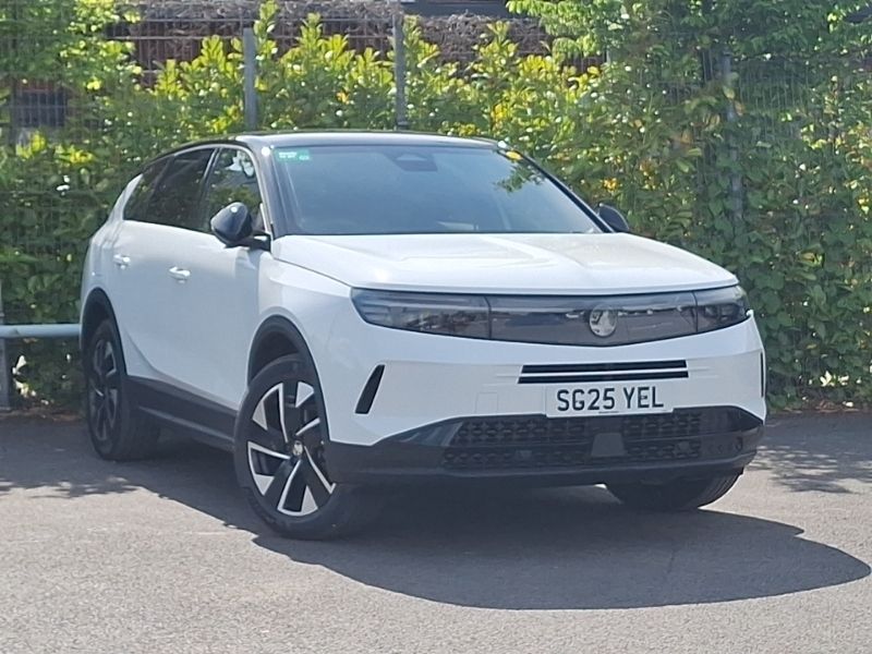 White New 2025 Vauxhall Grandland X Ultimate SUV | £32,498 (Fair price) - Image 1/4