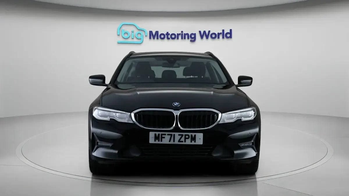 Used BMW 330e 292 HP (214 kW) 2021 Black Estate