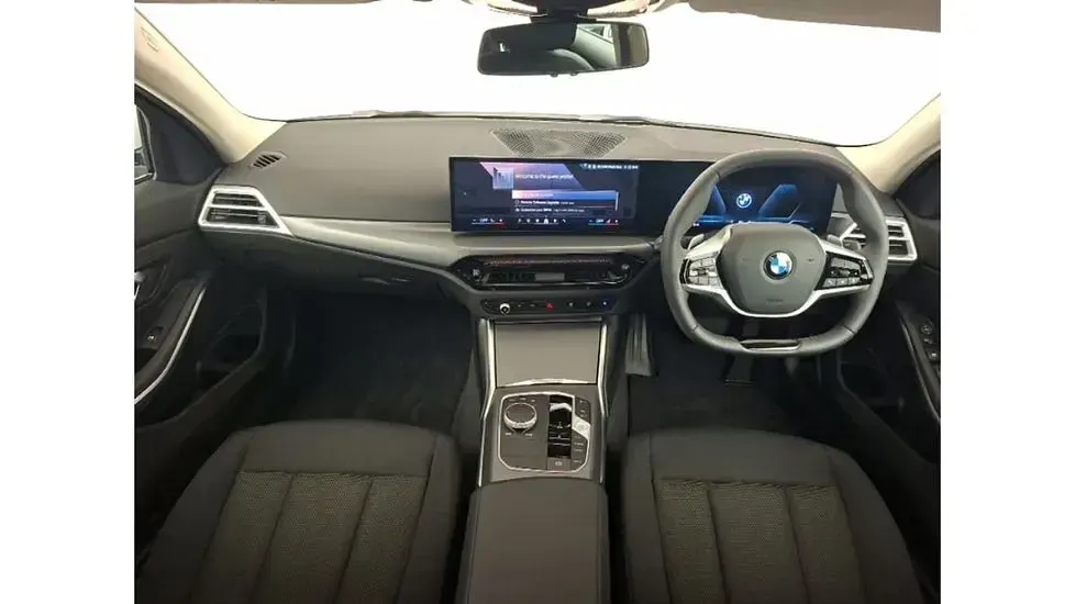Used BMW 320 Sport Line 184 HP (135 kW) 2025 White Sedan