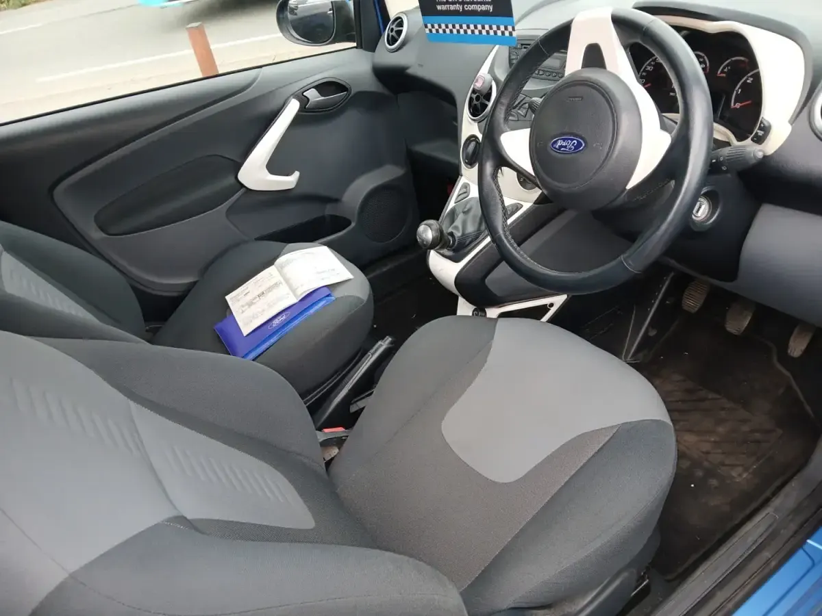 Używany Ford Ka Zetec 69 KM (50 kW) 2011 Niebieski Hatchback