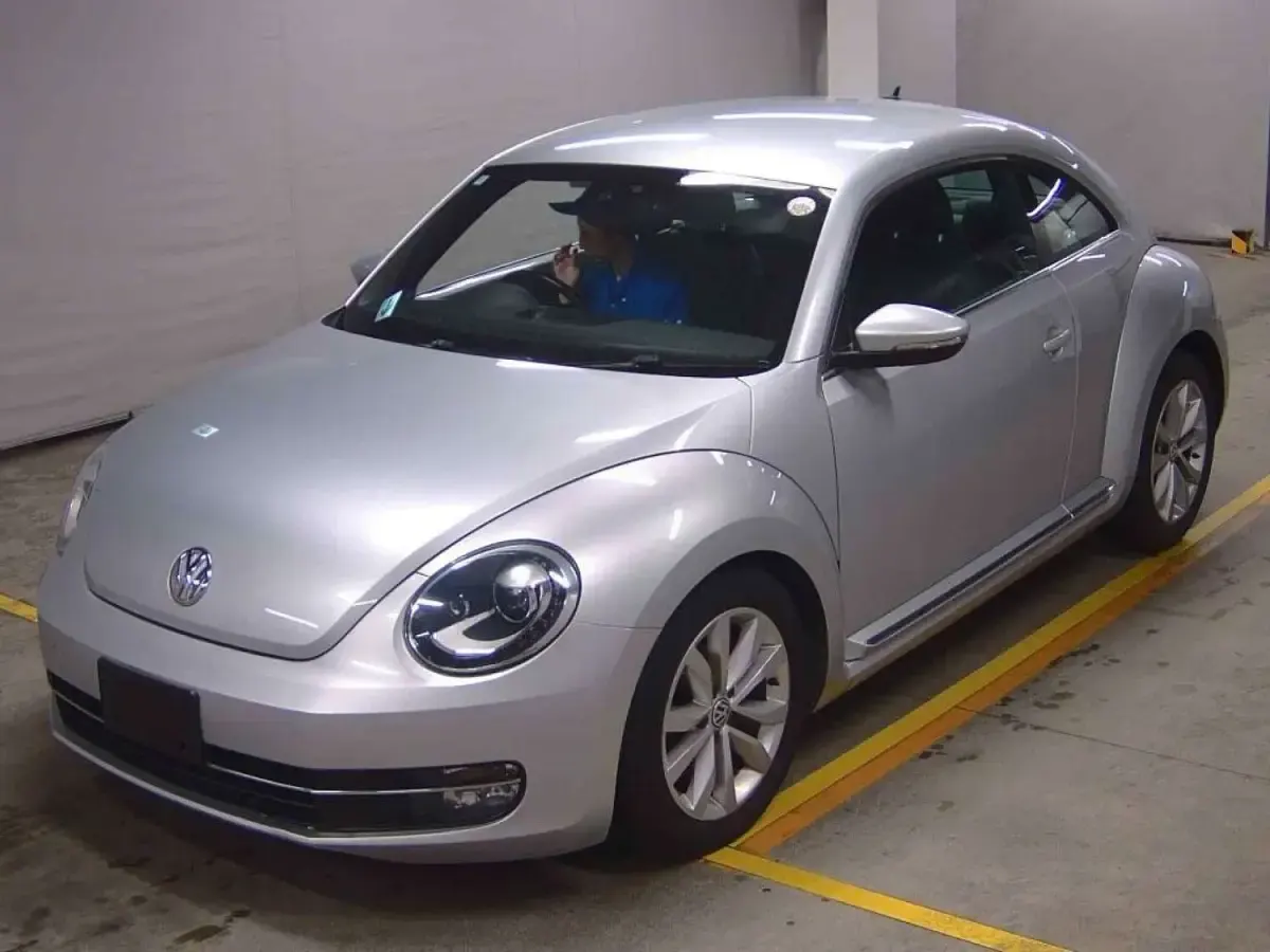 Used VW Beetle Design 105 HP (77 kW) 2026 Silver Hatchback