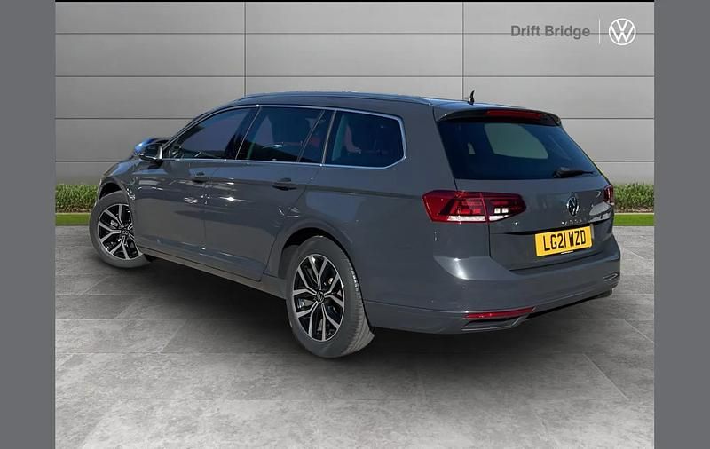 Used VW Passat SEL 150 HP (110 kW) 2021 Grey Estate