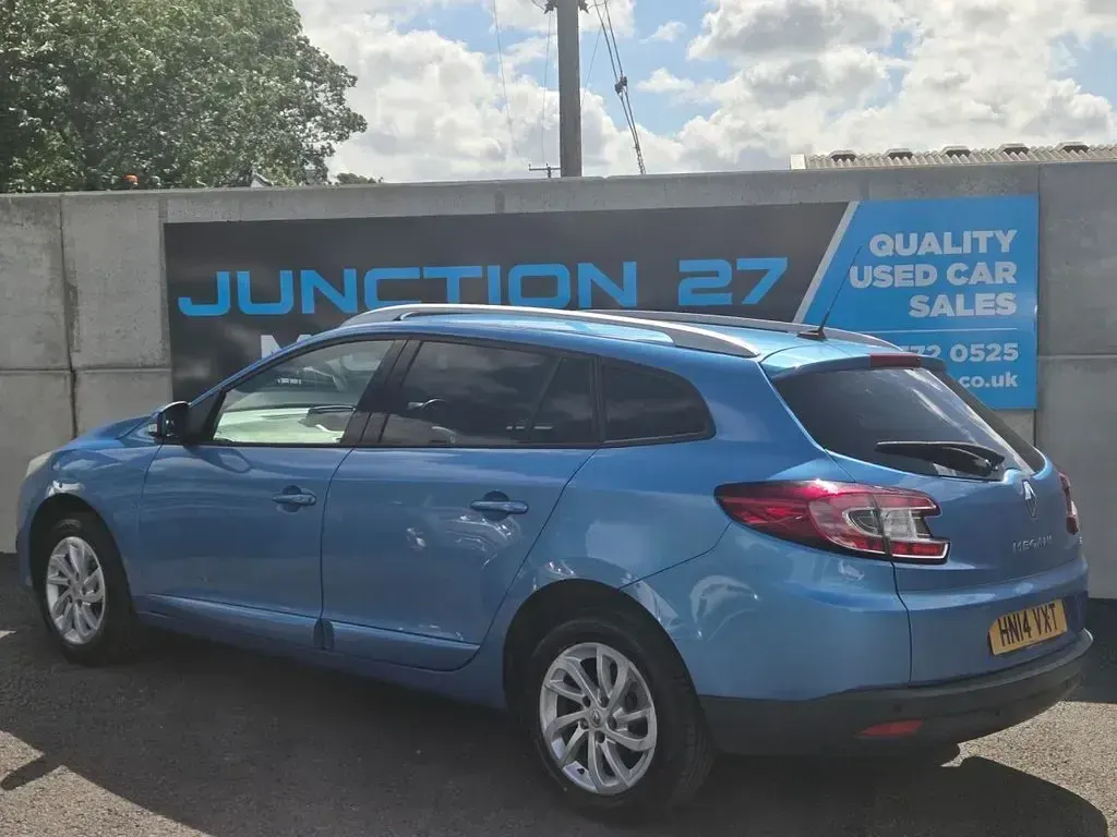 Used Renault Mégane GrandTour Dynamique 110 HP (80 kW) 2014 Blue Estate