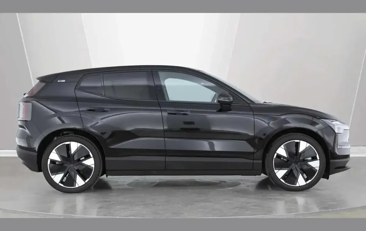 Used Volvo EX30 Performance 310 kW (422 HP) 2025 Black SUV