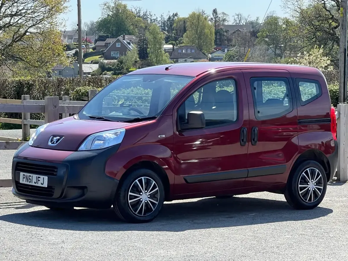 Second-hand Peugeot TePee S 75 CP (55 kW) 2012 Roșu Monovolum