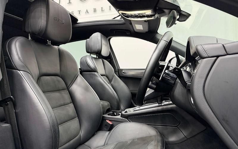 Used Porsche Macan GTS 441 HP (324 kW) 2025 SUV