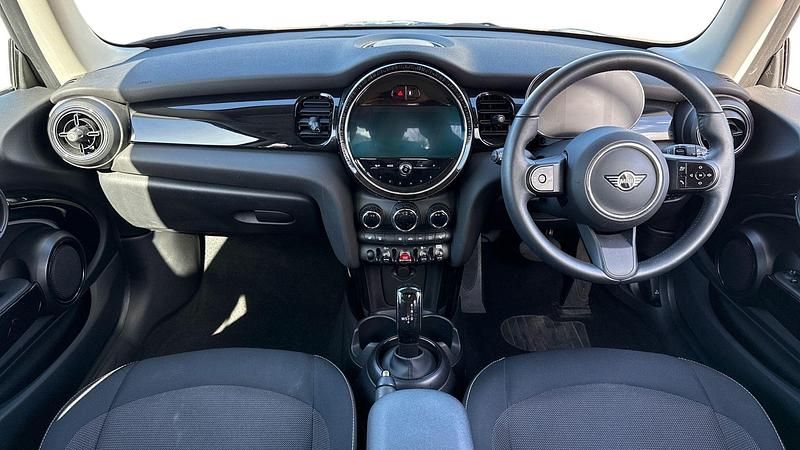 Used Mini Cooper Classic 134 HP (98 kW) 2022 Blue Hatchback