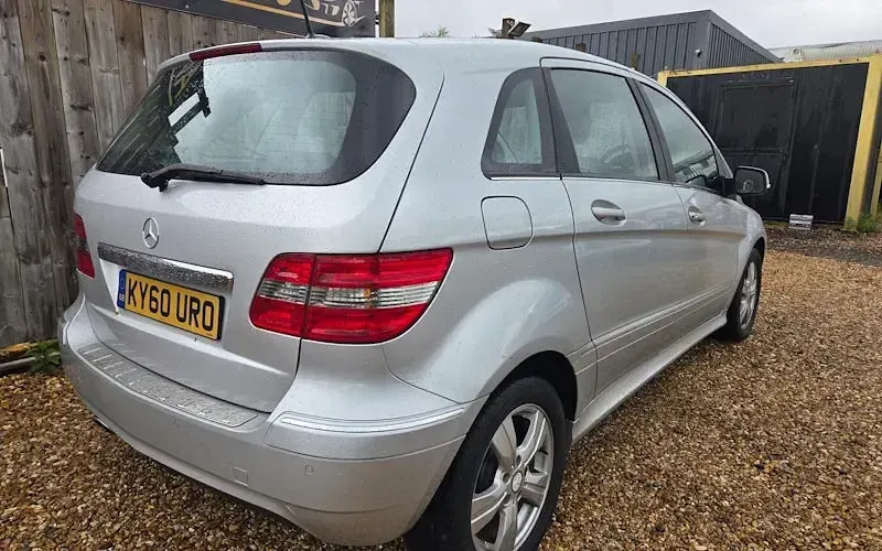 Used Mercedes B160 SE 95 HP (69 kW) 2010 Silver Hatchback