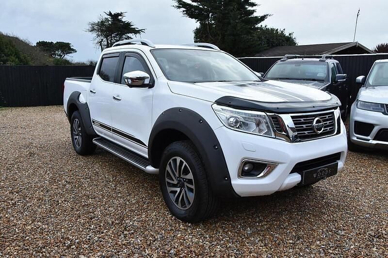 Used Nissan Navara Tekna 2018 White Pickup