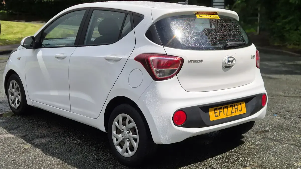 Used Hyundai i10 SE 2017 White Hatchback