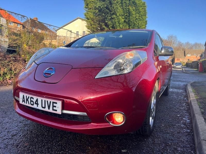 Used Nissan Leaf Acenta 80 kW (109 HP) 2015 Red Hatchback