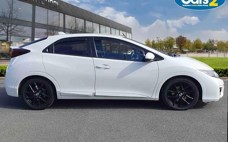 Used Honda Civic Sport 120 HP (88 kW) 2017 White Hatchback