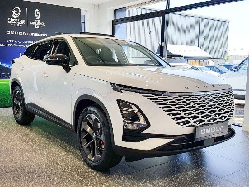 White New 2025 Omoda 5 SUV | £27,295 (Expensive) - Image 1/4