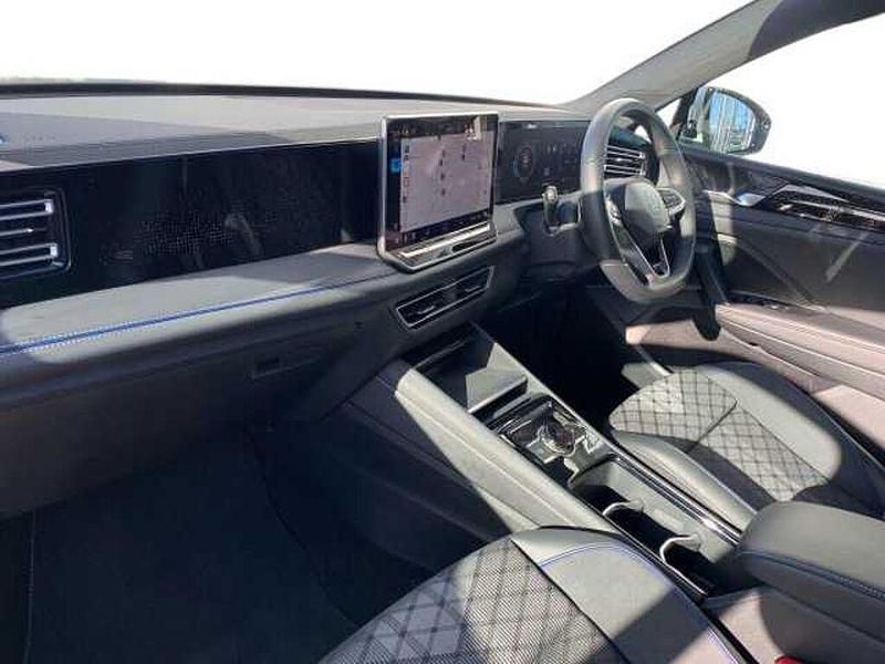 Used VW Tiguan R-line 150 HP (110 kW) 2024 White SUV