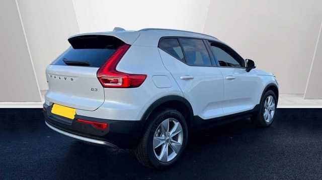 Used Volvo XC40 Core 161 HP (118 kW) 2026 SUV