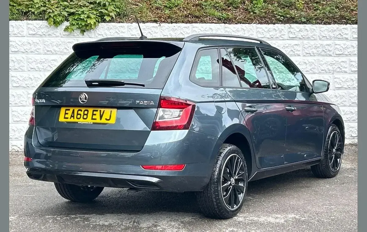 Used Skoda Fabia Monte Carlo 94 HP (69 kW) 2018 Grey Estate