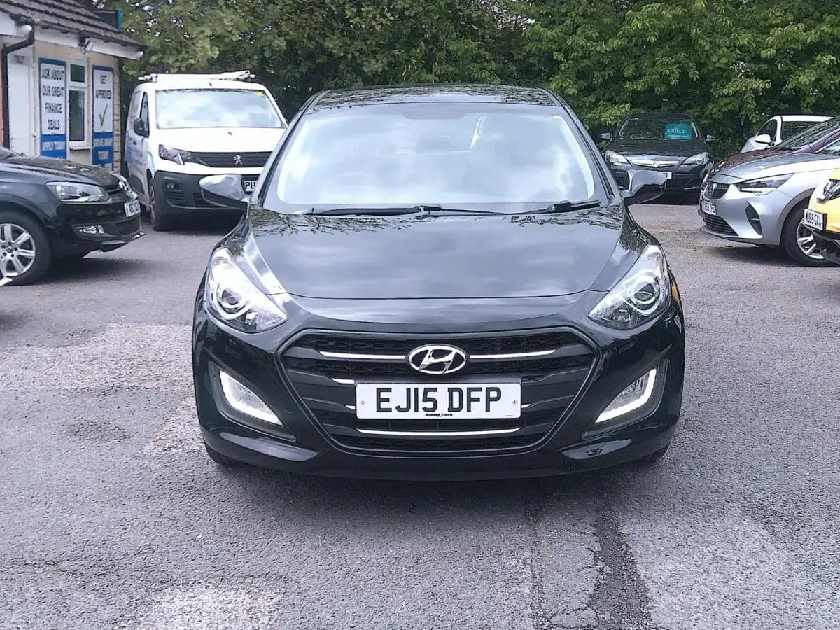 Begagnad Hyundai i30 SE 2015 Svart Halvkombi