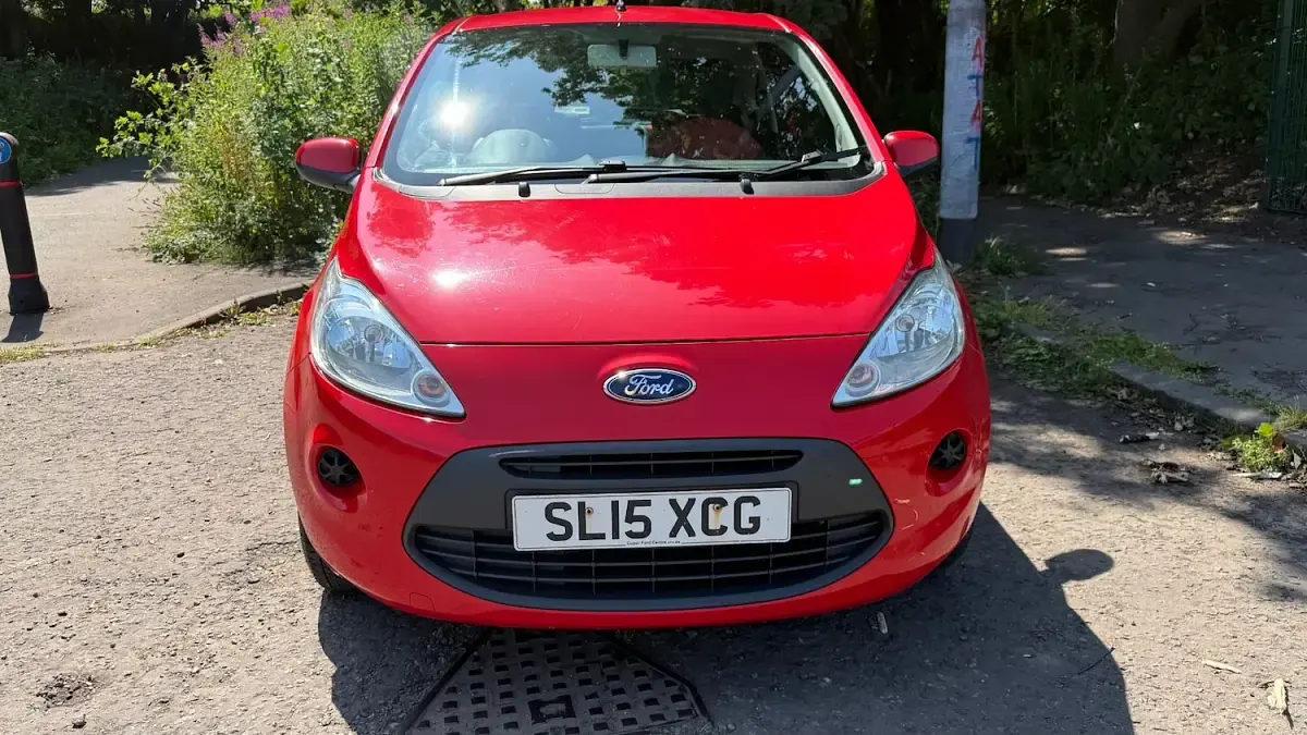 Used Ford Ka 69 HP (50 kW) 2015 Red Hatchback